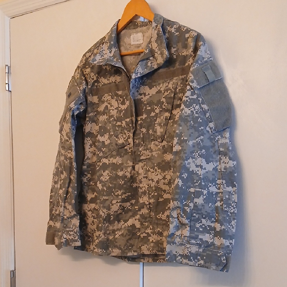 Men's Digital Camouflage Military Shirt Med Reg